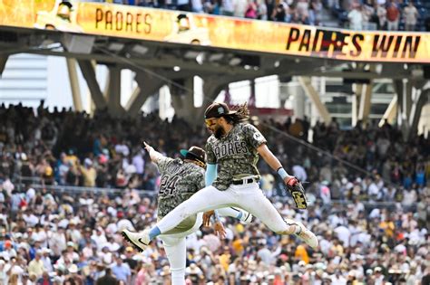 Padres fans set new record for sellout games at Petco Park